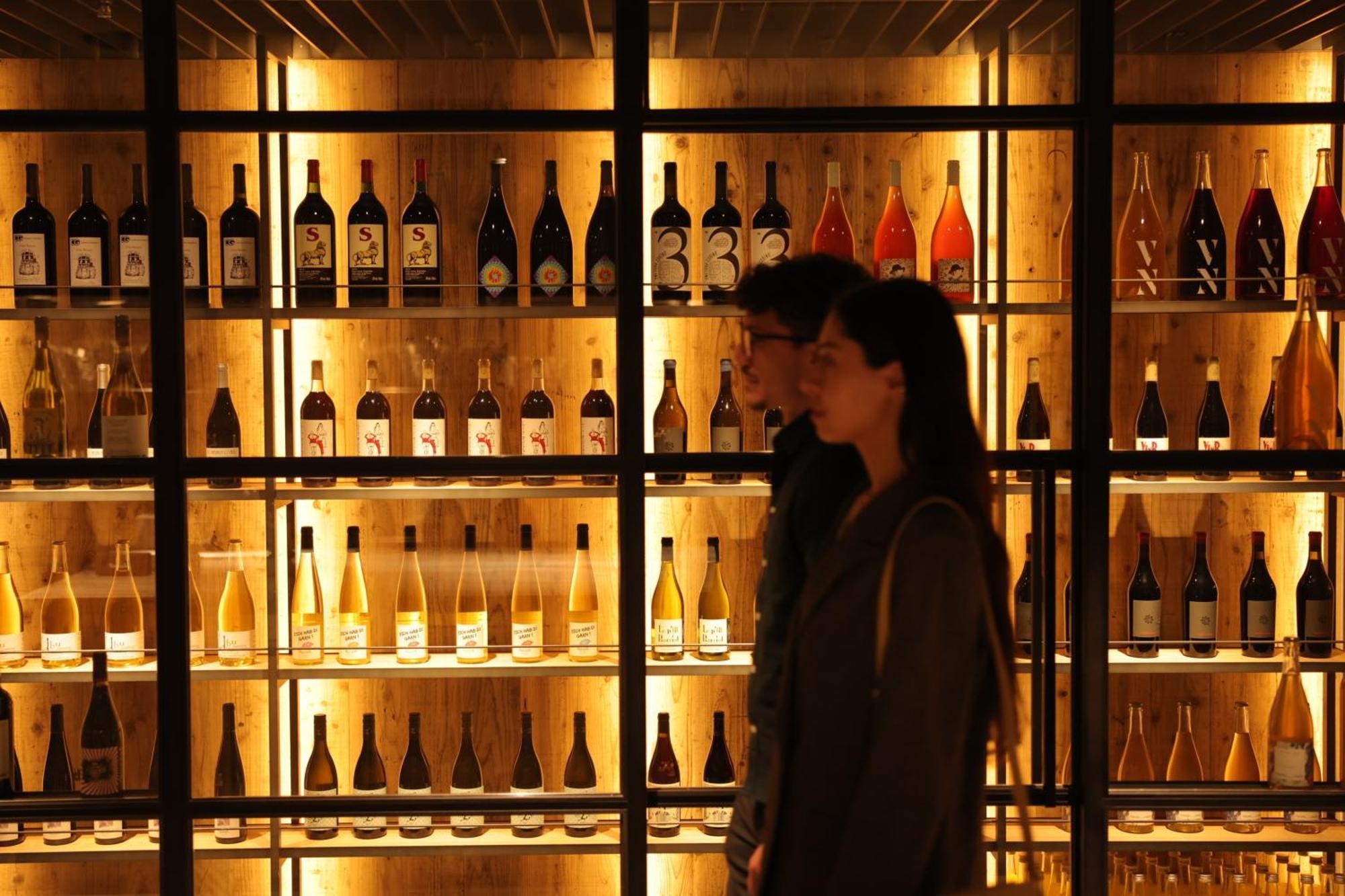 Nohga Hotel Kiyomizu Κιότο Εξωτερικό φωτογραφία Wine bottles in a wine shop