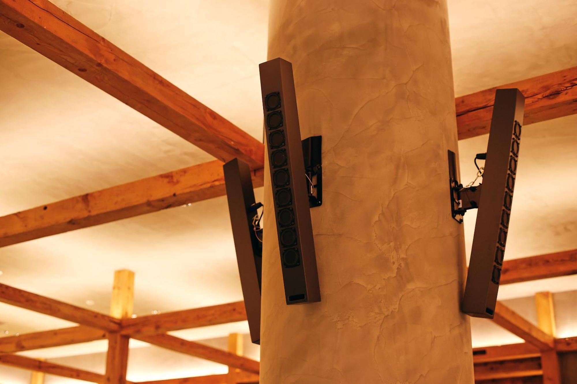 Nohga Hotel Kiyomizu Κιότο Εξωτερικό φωτογραφία A pair of line array loudspeakers mounted on a column